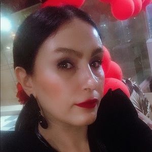 Meet your Posher, Zahra